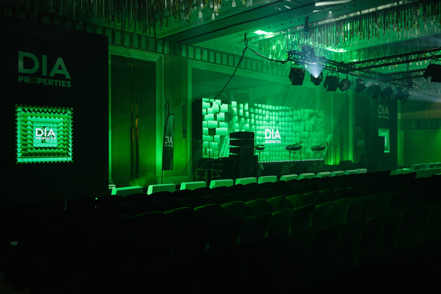 Green immersive stage at the DIA Developments LUZ ORA launch